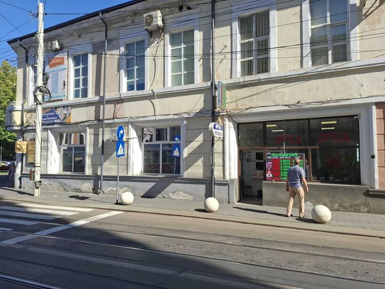 Casă cu 2 camere în Piața Unirii