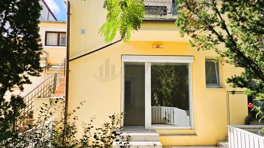 Apartament cu 3 camere decomandat în Unirii