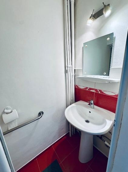 Apartament cu 3 camere decomandat, mobilat în Gară
