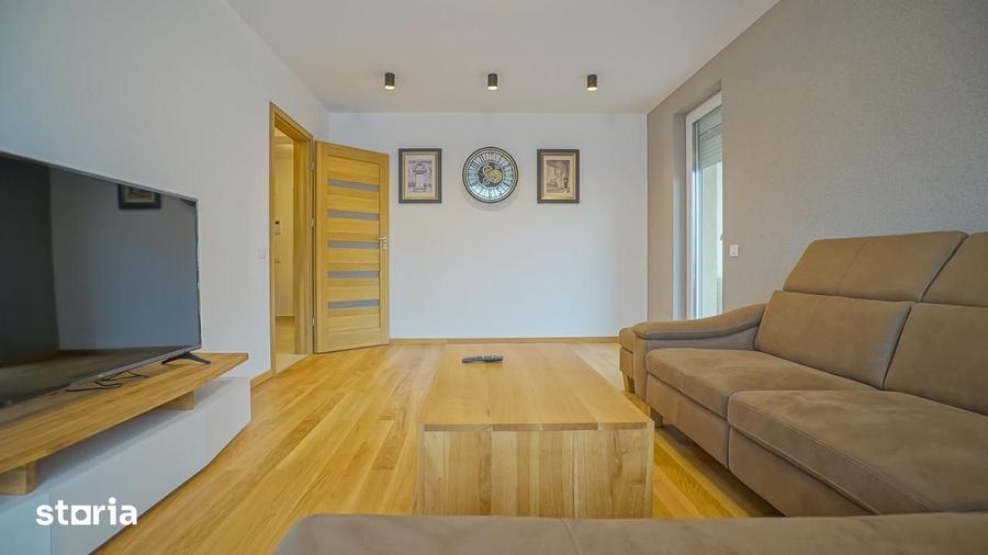 Apartament cu 2 camere decomandat în Tractorul