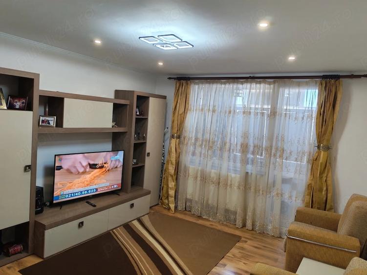 Apartament cu 3 camere decomandat în Central