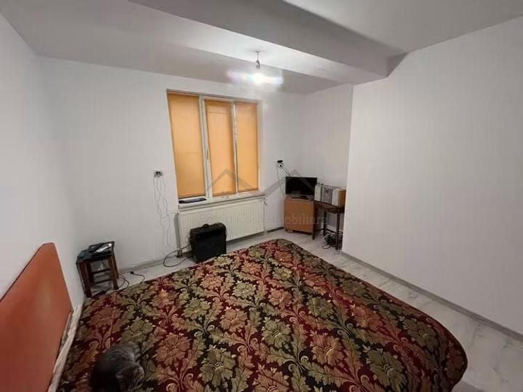 Casă individuală cu 4 camere cu Canalizare în Bucium