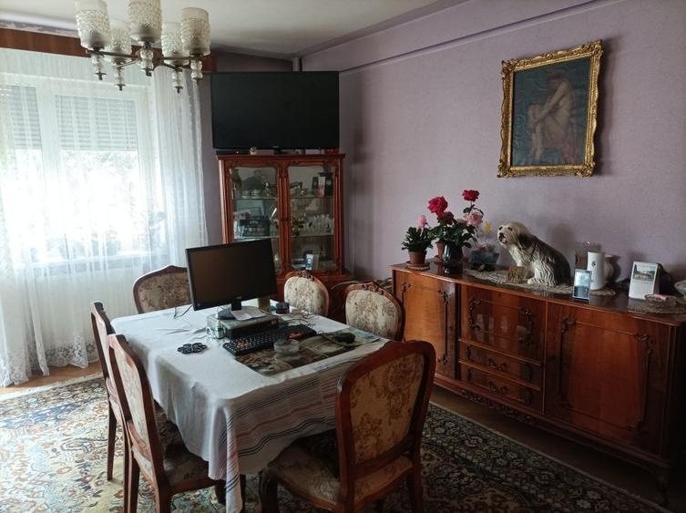 Apartament cu 4 camere semidecomandat în Griviței