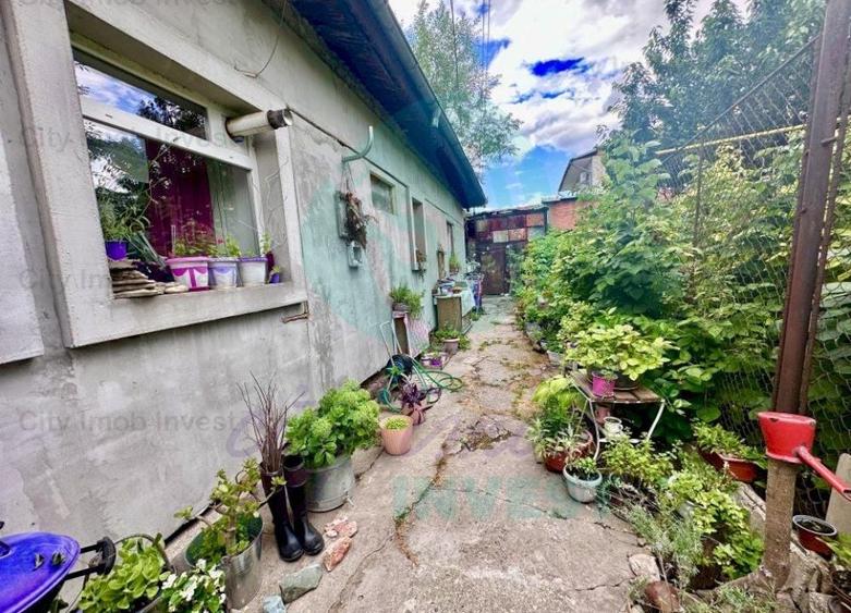 Casă individuală cu 3 camere cu Canalizare în Vitan