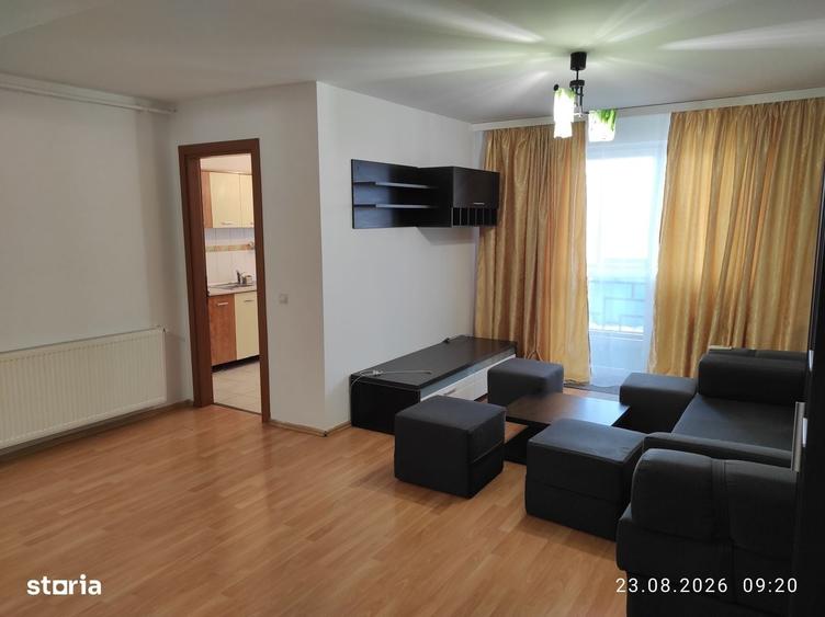 Apartament cu 3 camere în Văcăresti