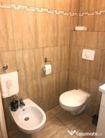 Apartament cu 3 camere decomandat în 1 Mai