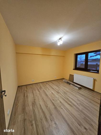 Casă cu 4 camere cu Teren 100 Mp în Bularga