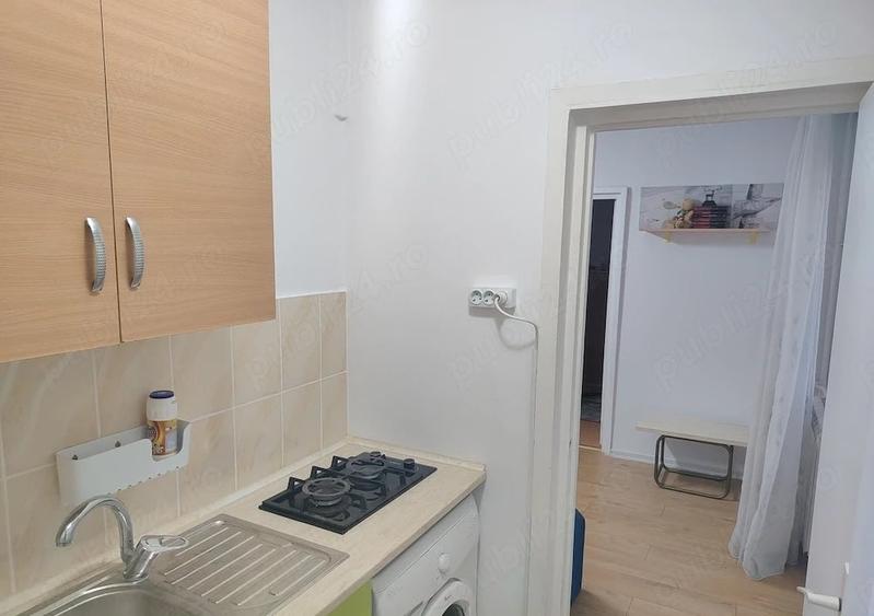 Apartament cu 2 camere semidecomandat, mobilat în Brătianu