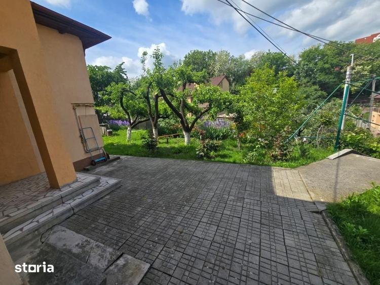 Casă cu 9 camere cu Teren 1295 Mp în Craiovei