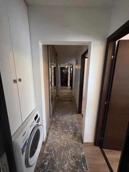 Apartament cu 3 camere decomandat în Girocului