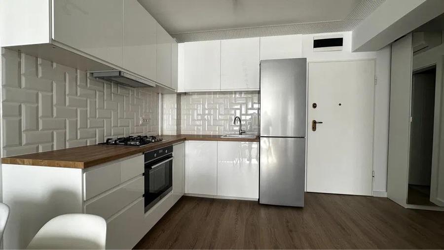 Apartament cu 2 camere semidecomandat, mobilat în Timpuri Noi