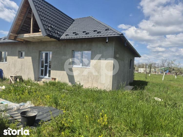 Casă cu 3 camere cu Canalizare în Albota