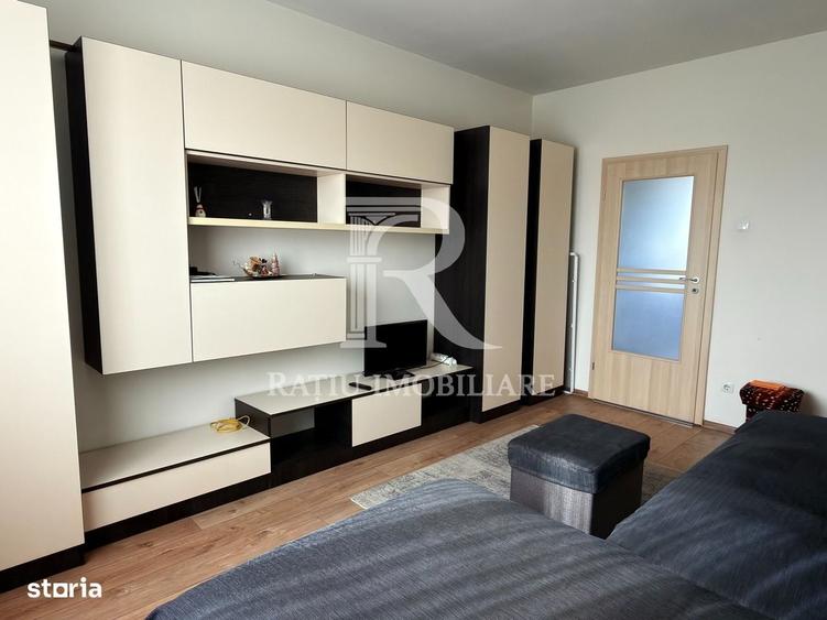 Apartament cu 3 camere decomandat în Dacia