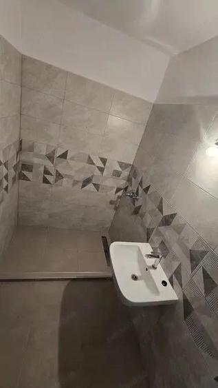 Apartament cu 4 camere decomandat în Libertății