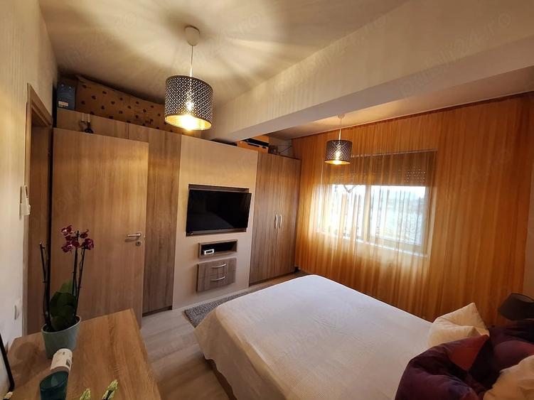 Apartament cu 3 camere decomandat în Alexandriei