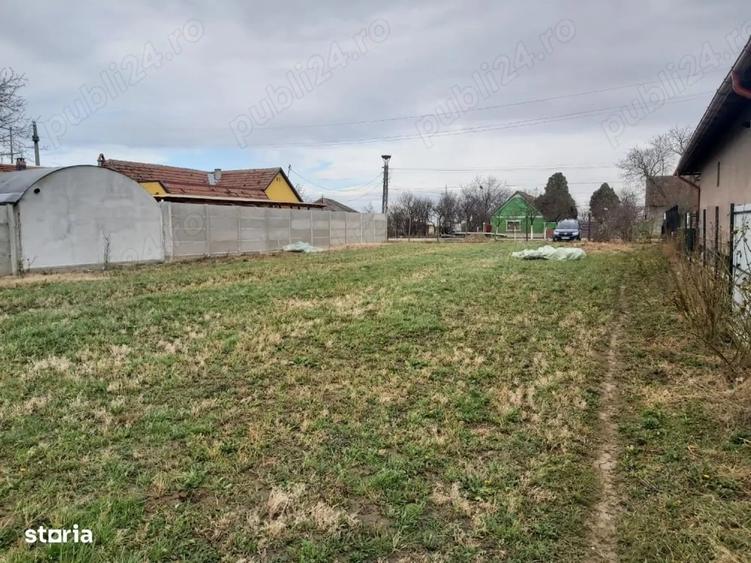 Teren de 1427 mp, în Șiria