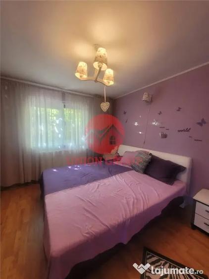 Apartament cu 3 camere decomandat în Lumina