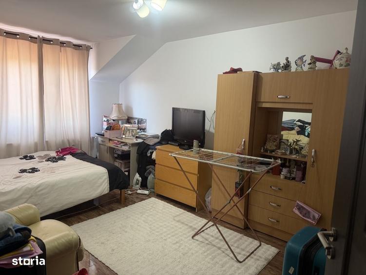 Casă cu 3 camere în Central