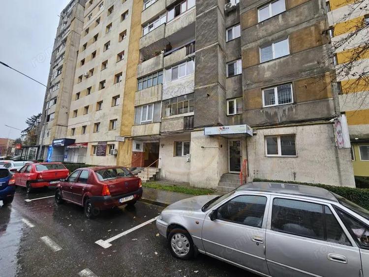 Spațiu comercial, de 50 mp, în Central
