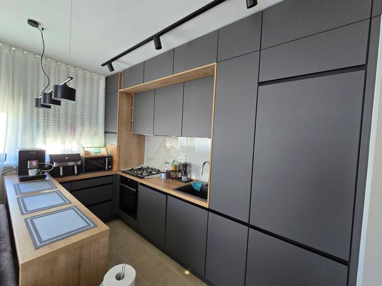 Apartament cu 3 camere decomandat, mobilat în Nord
