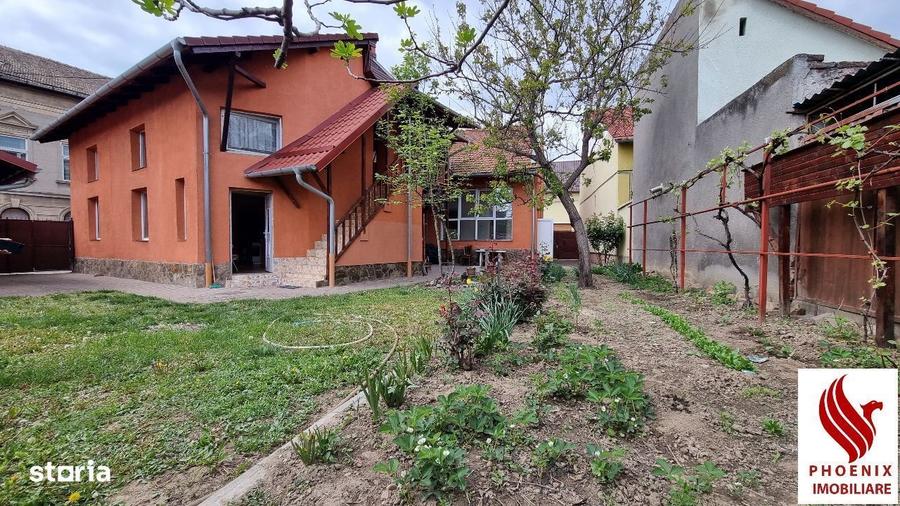 Casă cu 4 camere în Central