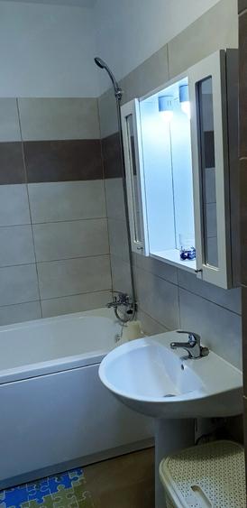 Apartament cu 3 camere decomandat în Berceni
