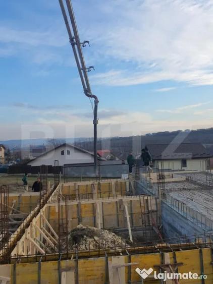 Casă cu 5 camere cu Teren 500 Mp în Valea Adâncă