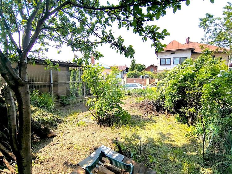 Casă individuală cu 2 camere cu Canalizare în Central