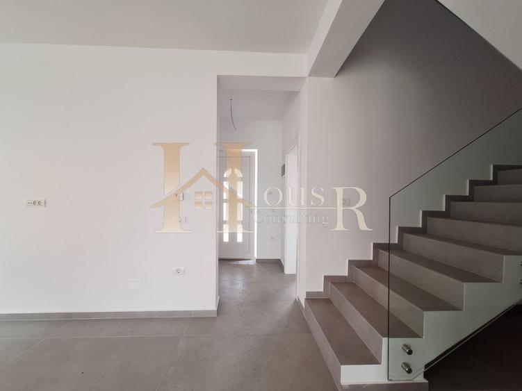 Duplex cu 5 camere cu Canalizare în Moșnița Nouă