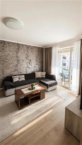 Apartament cu 2 camere decomandat, mobilat în Tractorul