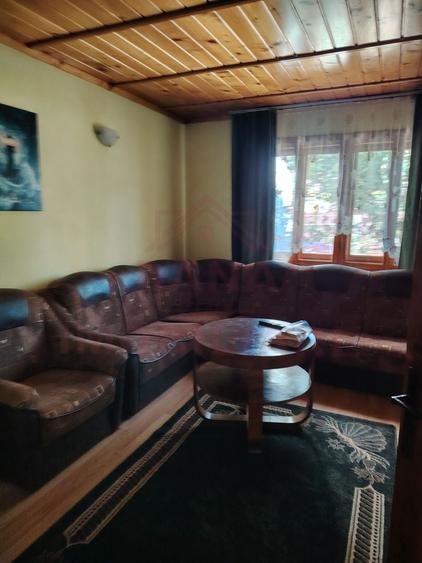 Casă individuală cu 4 camere cu Canalizare în Sud-Est