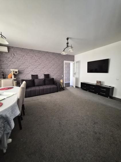 Apartament cu 4 camere decomandat în Bragadiru