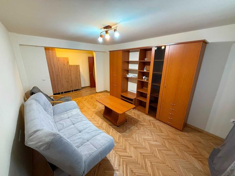 Apartament cu 3 camere semidecomandat în Ampoi 1