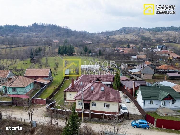 Casă cu 4 camere decomandat cu Teren 3762 Mp în Coman