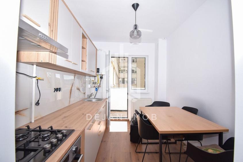 Apartament cu 3 camere decomandat în Simeria