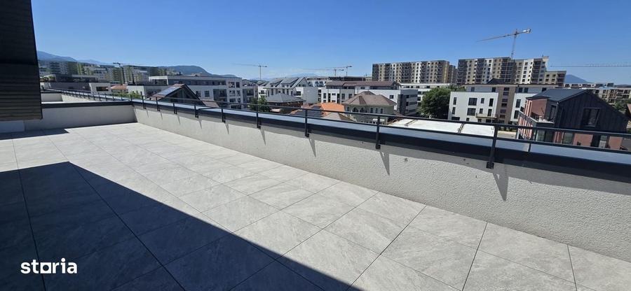 Apartament cu 3 camere în Tractorul