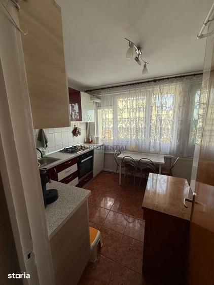 Apartament cu 3 camere, mobilat în Berceni