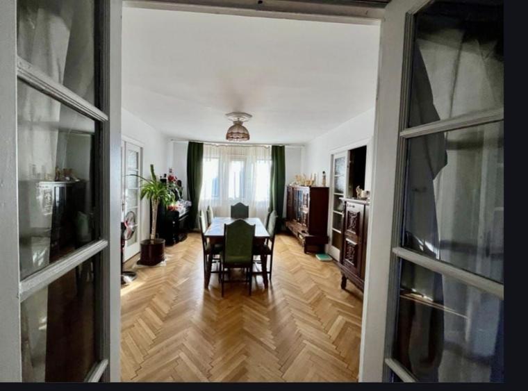 Apartament cu 5 camere circular în Grădina Icoanei