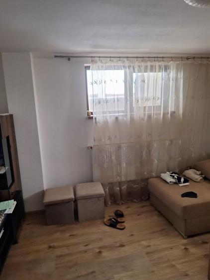 Apartament cu 2 camere decomandat în Rovine