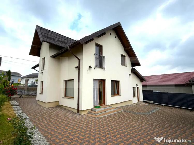 Casă cu 4 camere cu Teren 500 Mp în Central