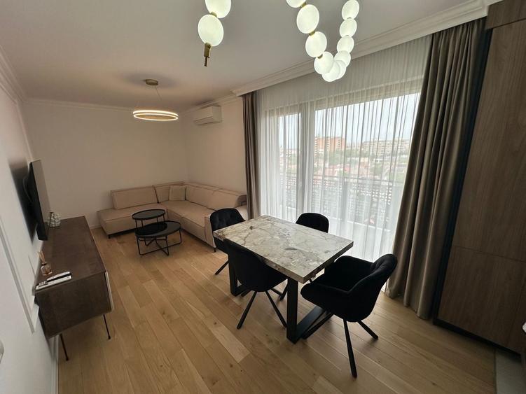 Apartament cu 3 camere decomandat în Central