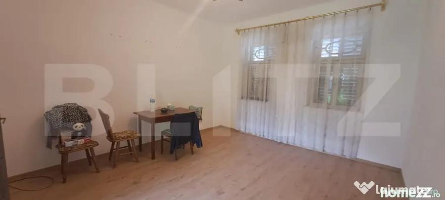 Casă cu 5 camere cu Teren 500 Mp în Berivoi