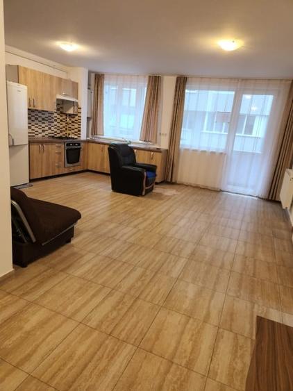 Apartament cu 3 camere semidecomandat, mobilat în Florești