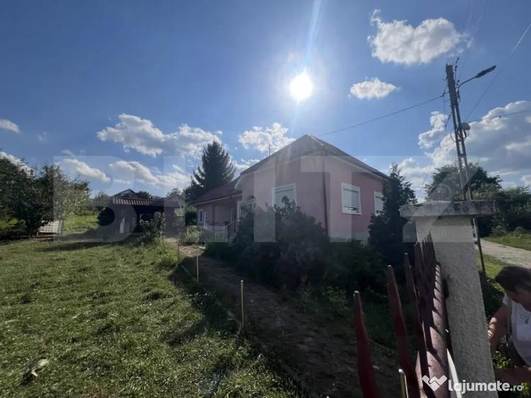 Casă cu 4 camere cu Teren 1000 Mp în Voiniceni