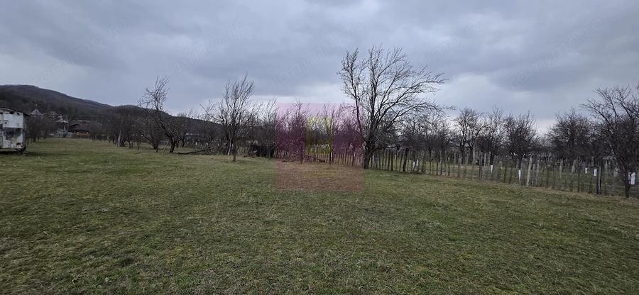Teren de 734 mp, în Brebu