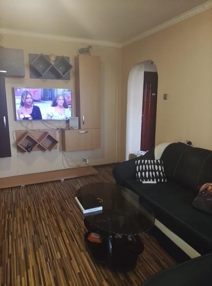 Apartament cu 2 camere semidecomandat în Domenii