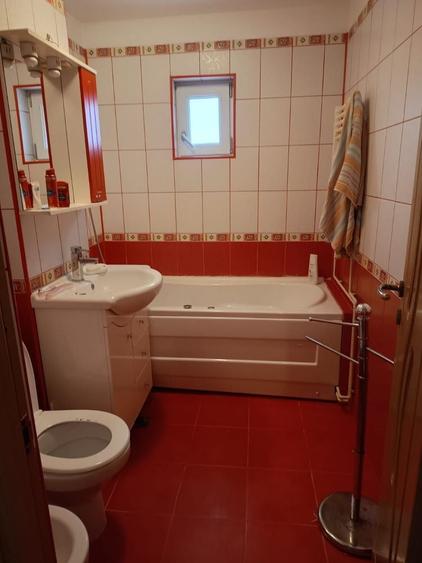 Apartament cu 2 camere decomandat în Exterior Vest
