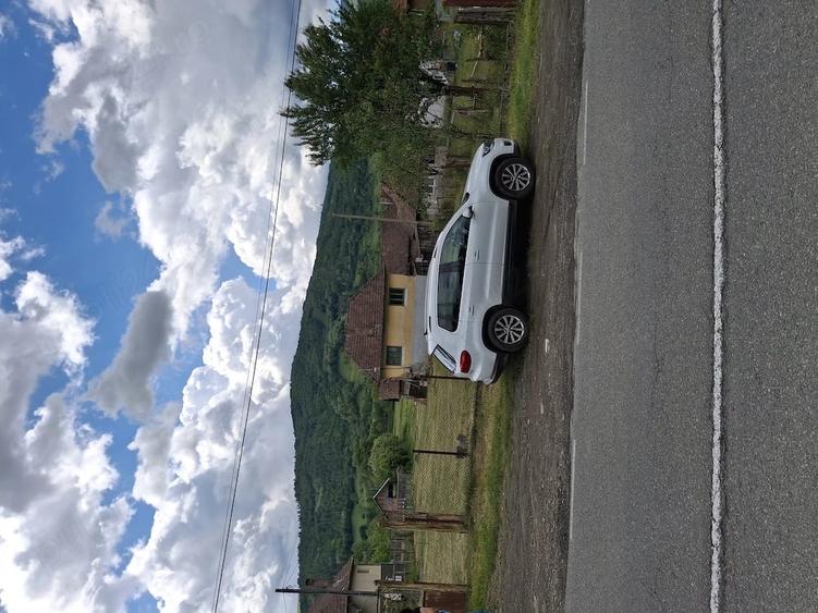 Casă cu Teren 1300 Mp în Sălciua