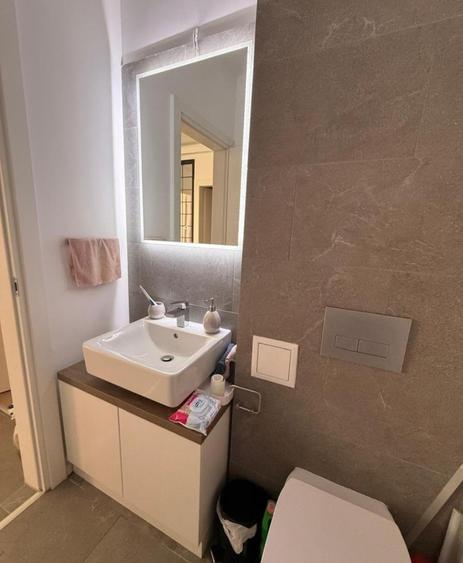 Apartament cu 3 camere semidecomandat, mobilat în Chitila