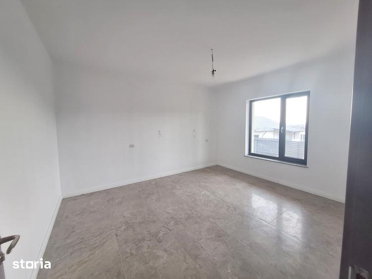Casă cu 3 camere cu Teren 325 Mp în Hemeiuș